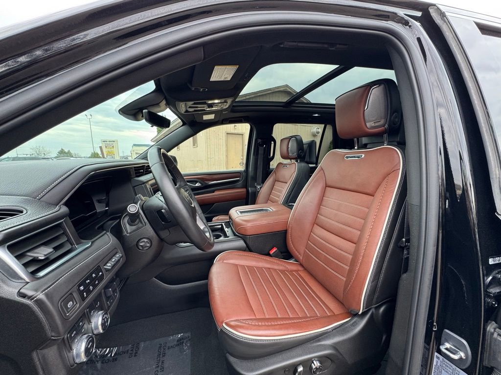 Used 2023 GMC Yukon Denali Ultimate AWD/4WD image 18