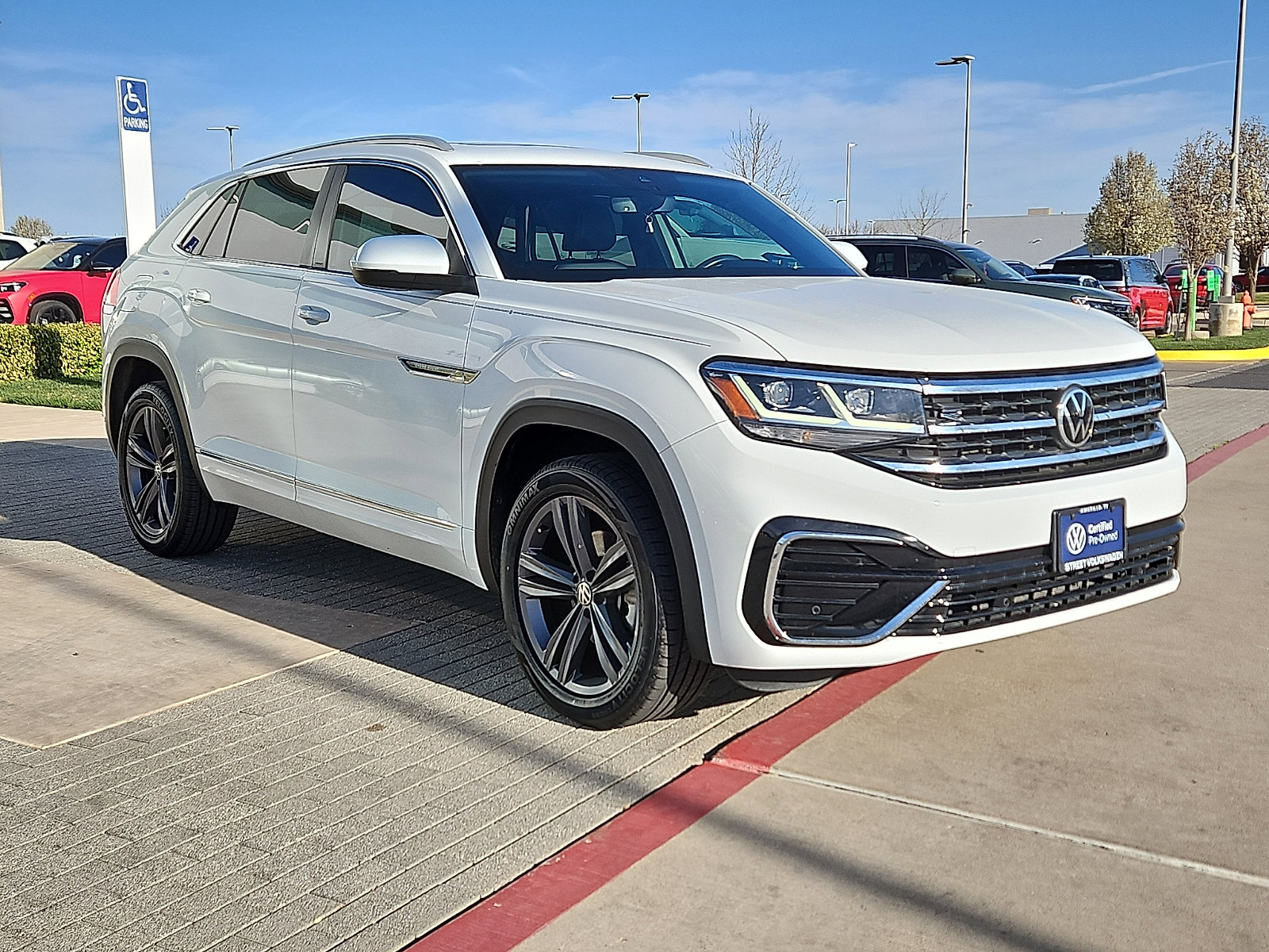 Certified 2022 Volkswagen Atlas Cross Sport SEL R-Line w/ Cross Sport MDO Package image 4