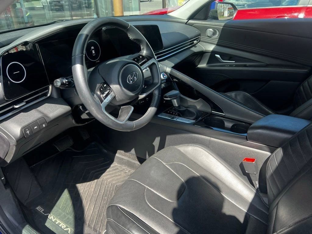 Used 2022 Hyundai Elantra Limited w/ Winter Weather Package image 5