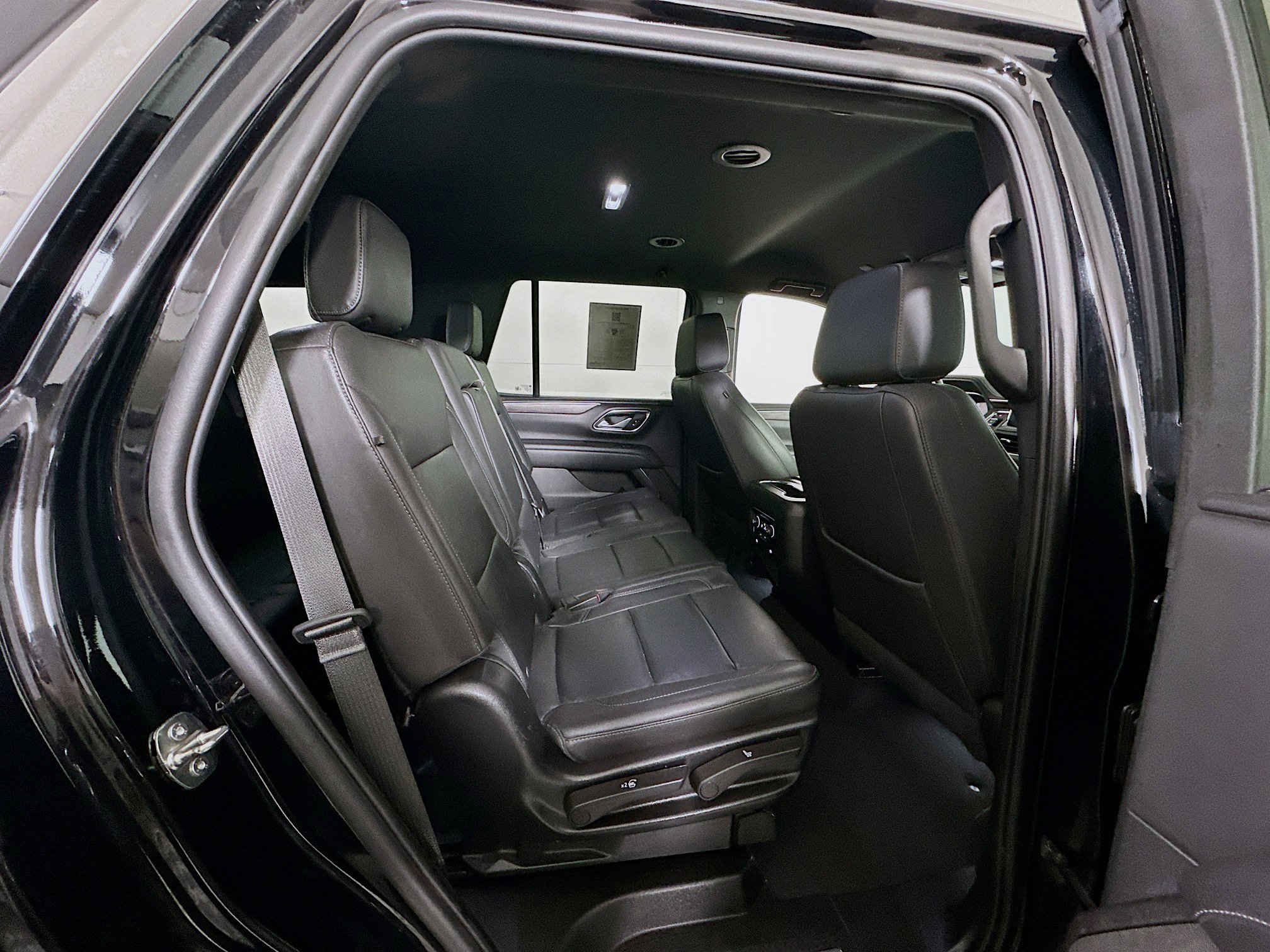 Used 2024 Chevrolet Tahoe LT image 32