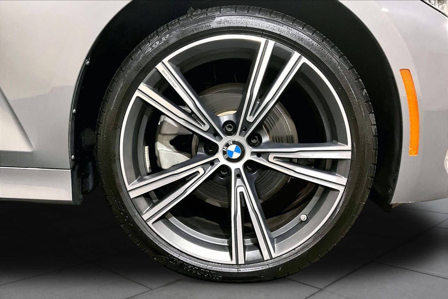 Used 2024 BMW 330i xDrive Sedan w/ Premium Package AWD/4WD image 10