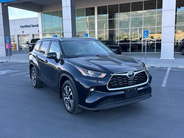 Used 2024 Toyota Highlander XLE AWD/4WD image 10