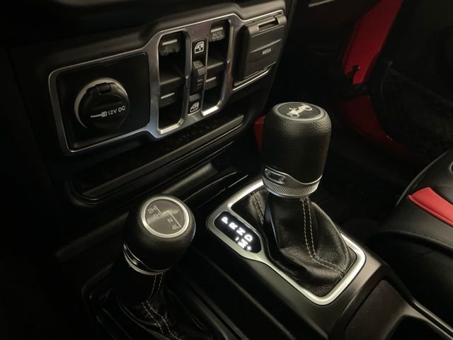 Used 2019 Jeep Wrangler Unlimited Sahara image 24