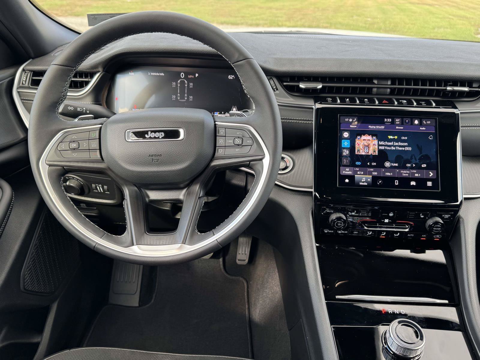 New 2025 Jeep Grand Cherokee L Laredo AWD/4WD image 2