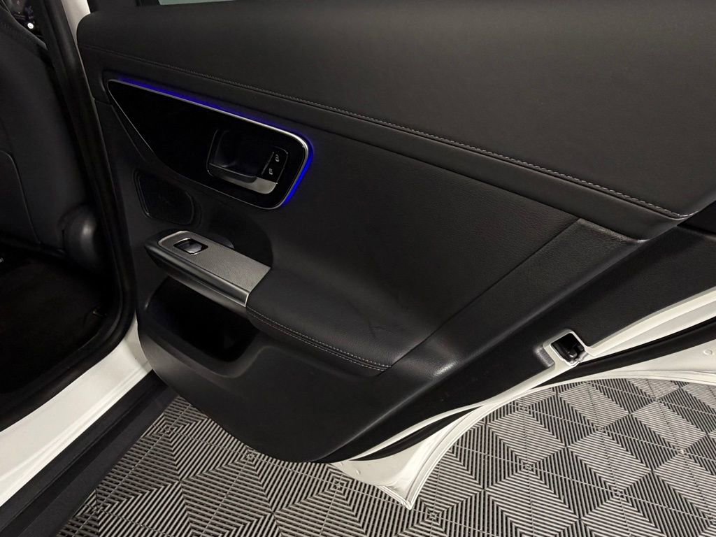 Used 2024 Mercedes-Benz GLC 300 image 28