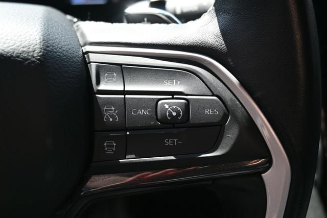 Used 2022 Jeep Grand Cherokee L Laredo AWD/4WD image 39