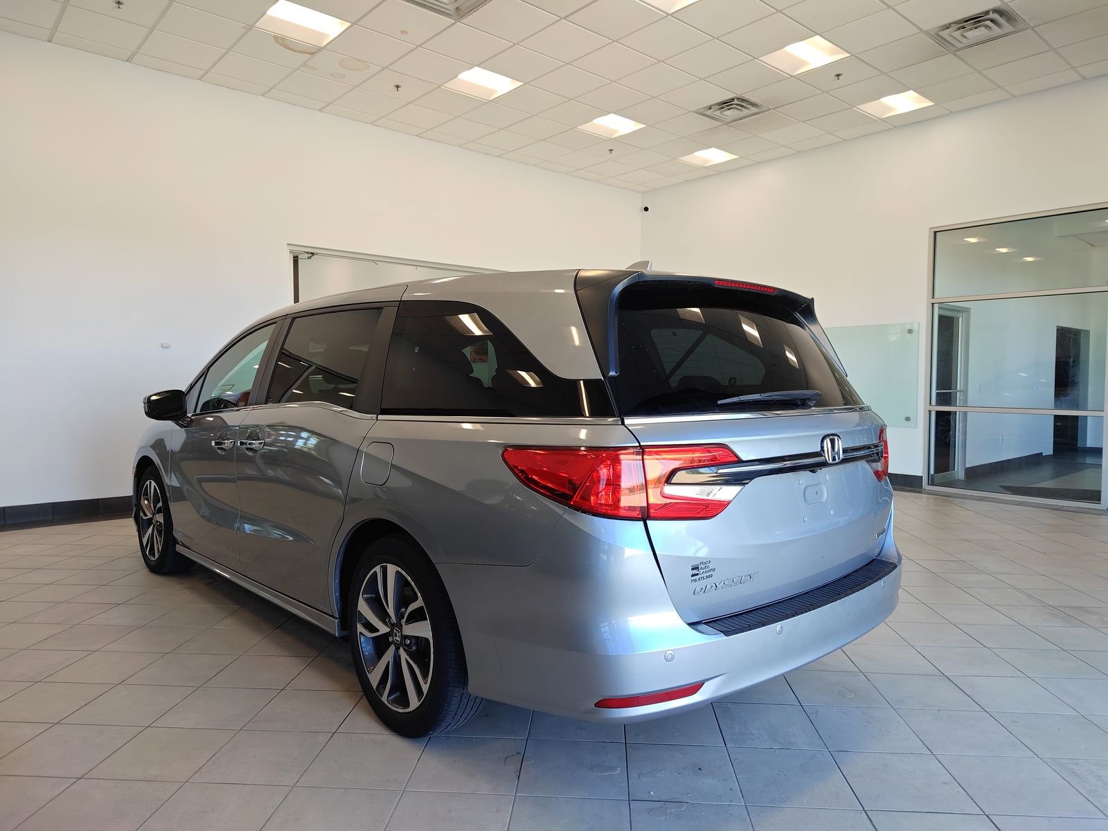 Used 2023 Honda Odyssey Touring image 5