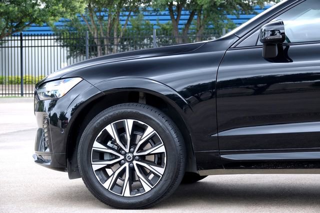 Used 2023 Volvo XC60 B5 Plus image 13