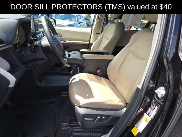 Used 2022 Toyota Sienna XLE FWD image 11