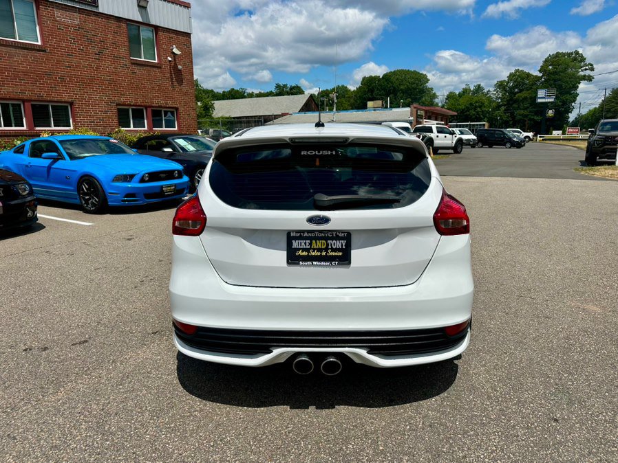 Used 2018 Ford Focus ST FWD image 7