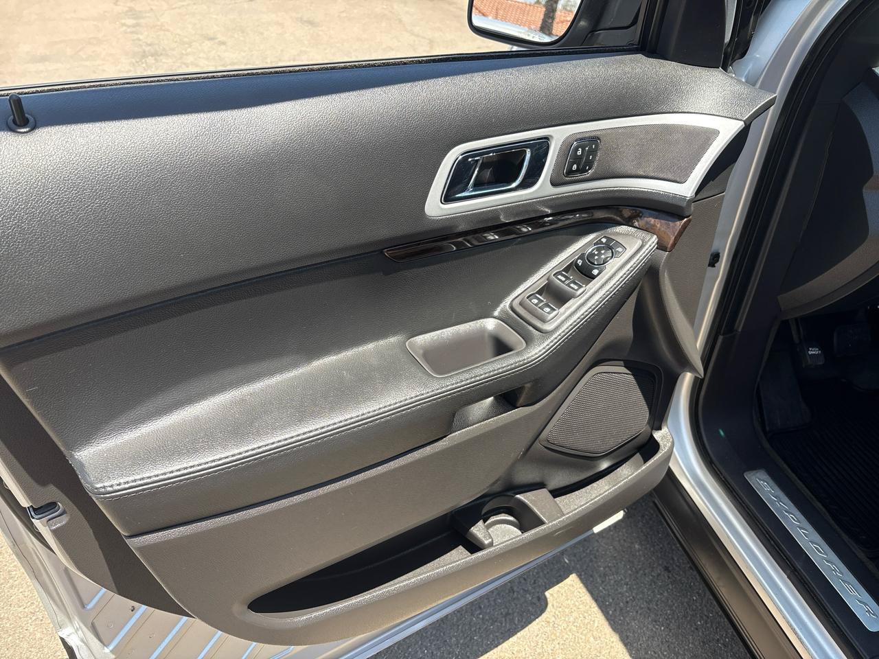Used 2013 Ford Explorer Limited FWD image 21