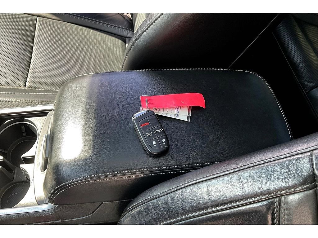 Used 2020 Dodge Charger SXT w/ Leather Interior Group RWD image 11