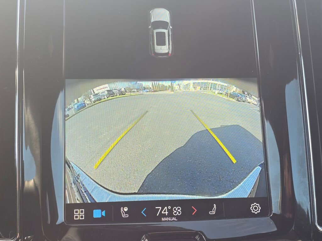 Used 2022 Volvo XC60 T8 R-Design w/ Advanced Package image 41