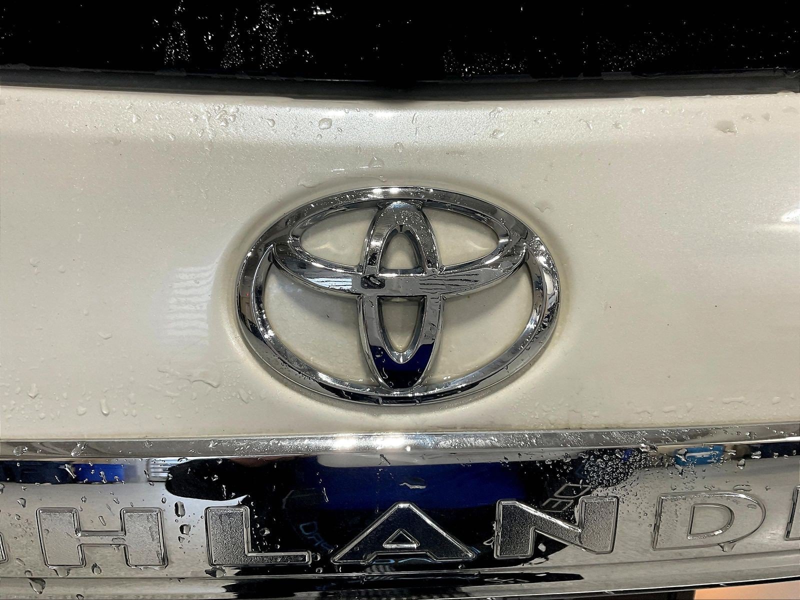 Used 2013 Toyota Highlander SE AWD/4WD image 23
