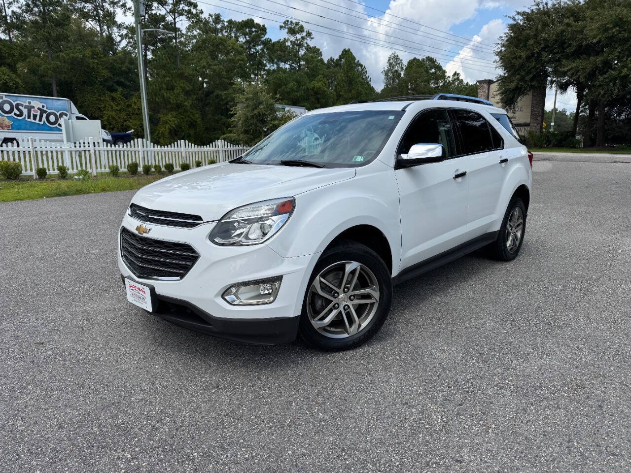 Used 2017 Chevrolet Equinox Premier w/ Enhanced Convenience Package AWD/4WD image 28
