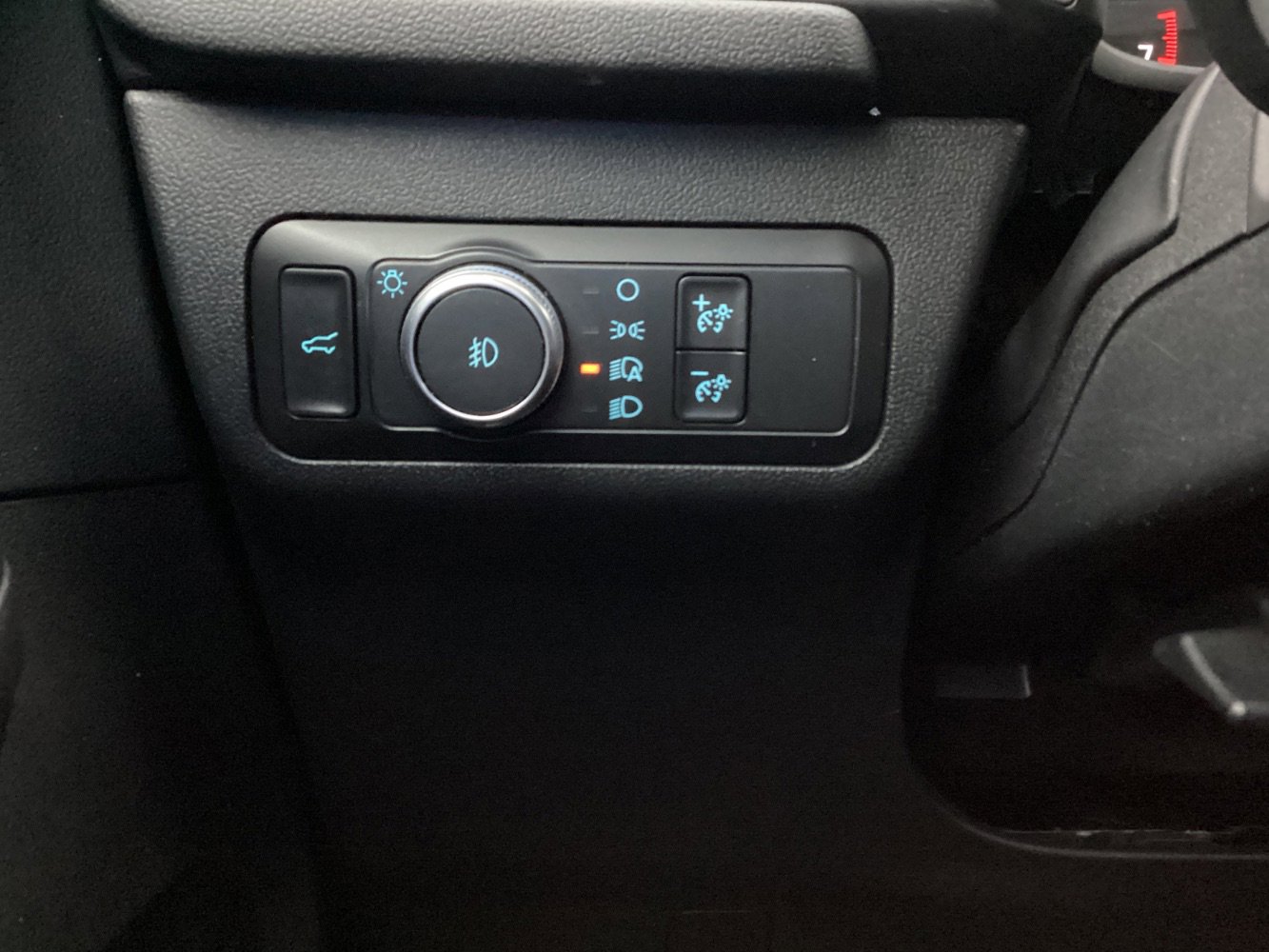 Used 2020 Ford Escape SEL image 36