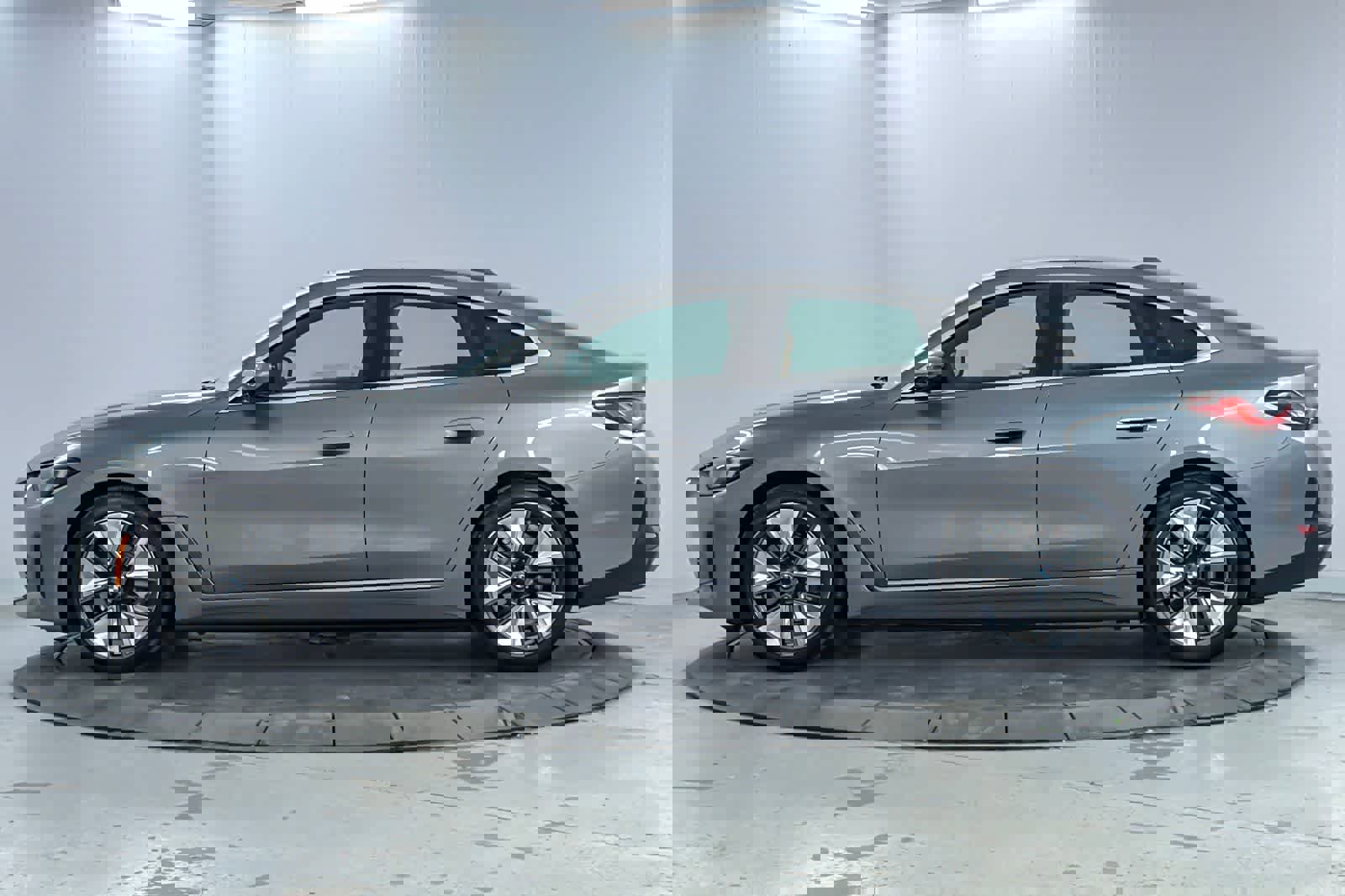 Used 2025 BMW i4 xDrive40i w/ Premium Package image 5