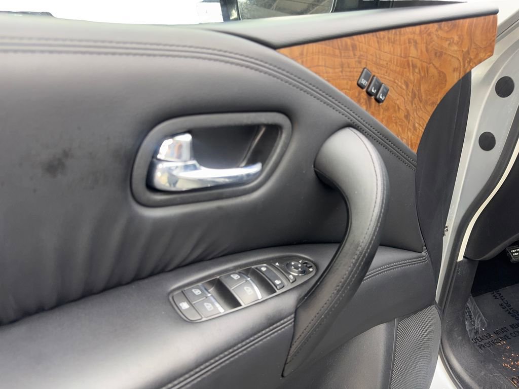 Used 2024 Nissan Armada SL image 32