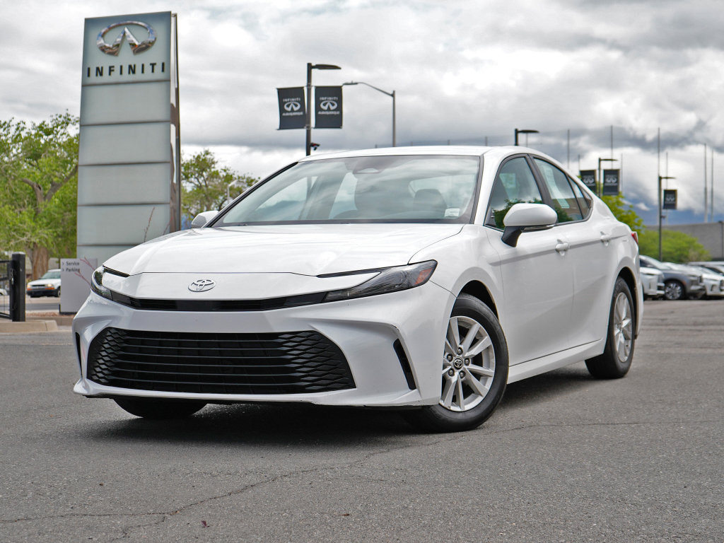 Used 2025 Toyota Camry LE FWD image 1