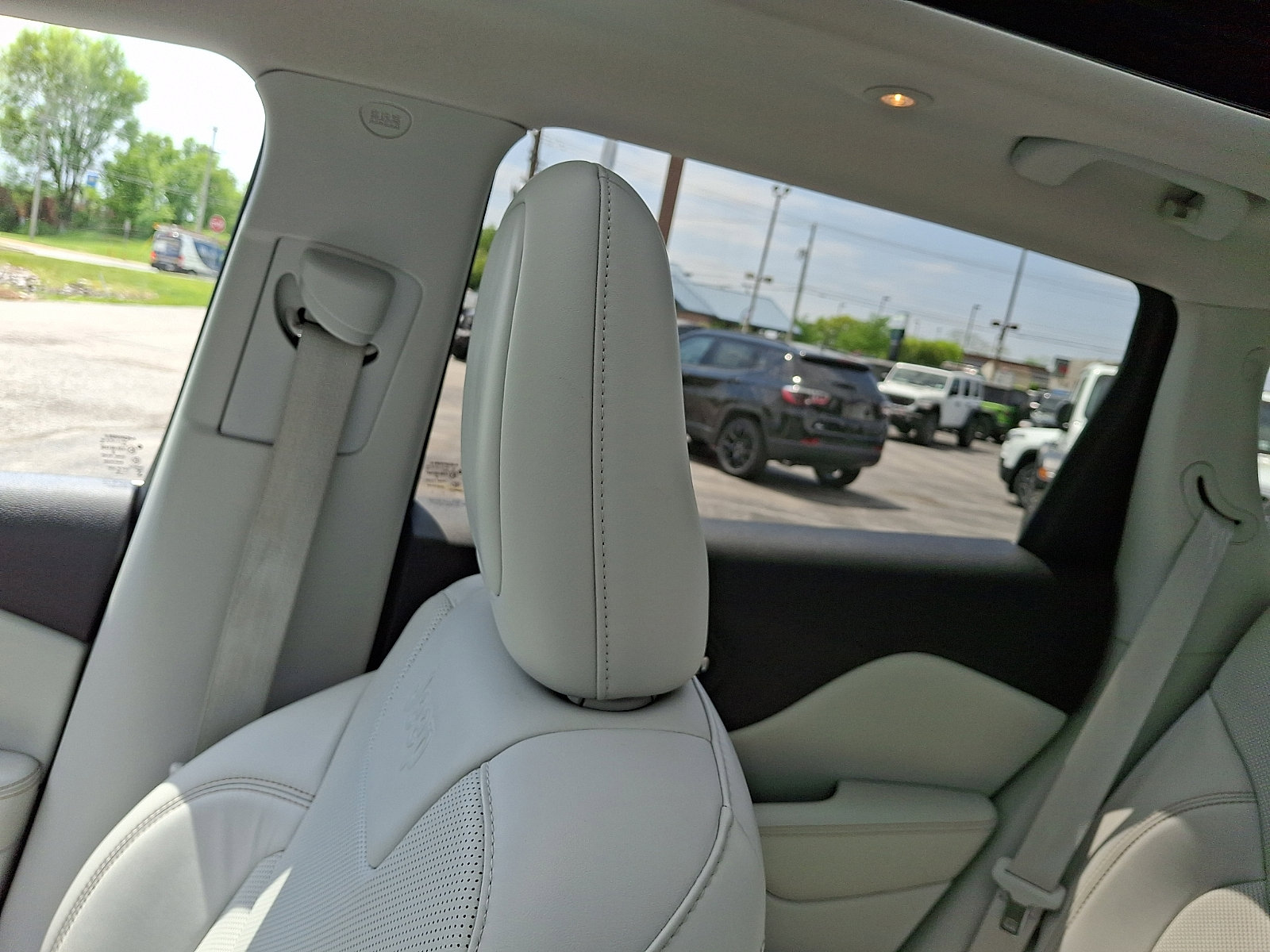 Certified 2021 Jeep Cherokee Limited AWD/4WD image 18