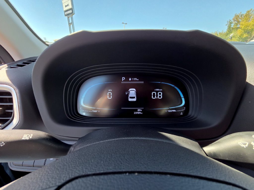Used 2023 Hyundai Venue SEL FWD image 21