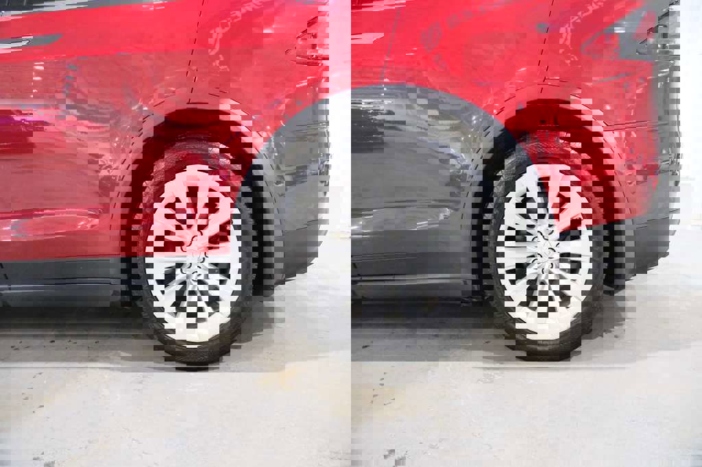 Used 2018 Tesla Model X 100D image 7