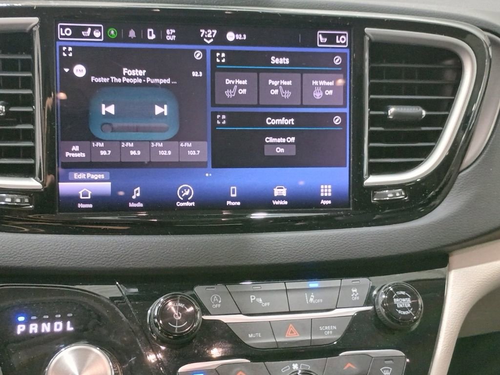 Used 2023 Chrysler Pacifica Touring-L image 18