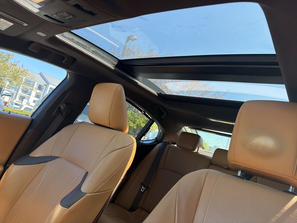 Used 2019 Lexus ES 350 Ultra Luxury w/ Accessory Package 2 image 43