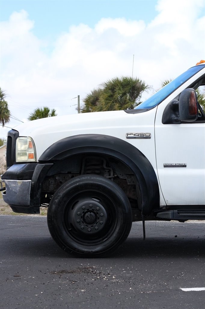 Used 2006 Ford F450 XLT image 2