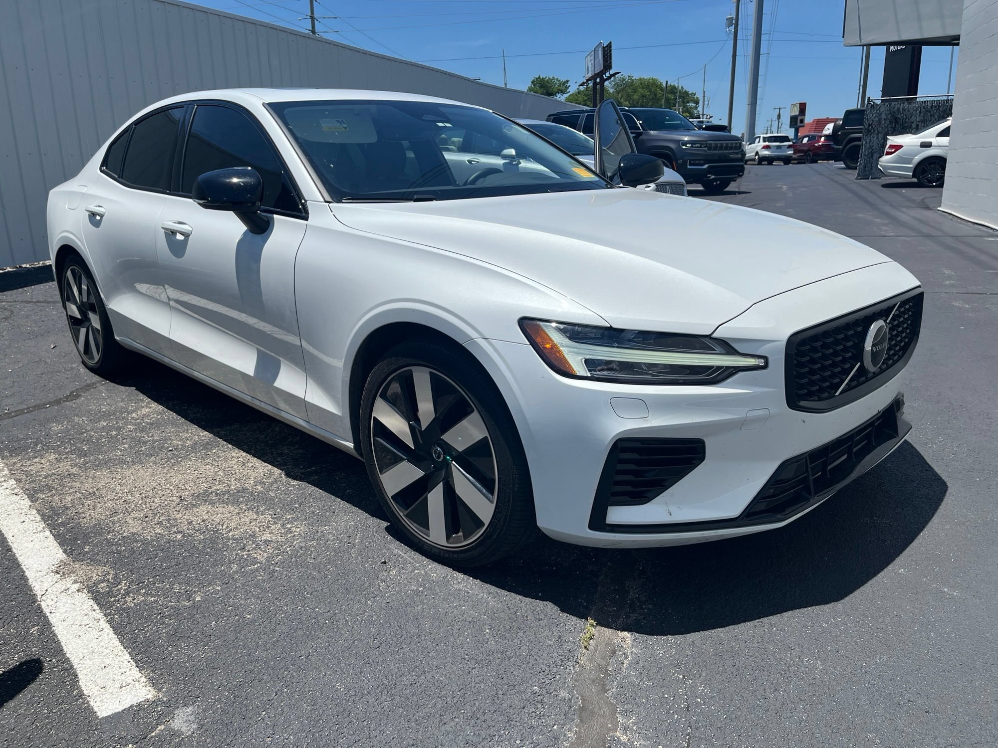 Used 2024 Volvo S60 T8 Core w/ Climate Package AWD/4WD image 5