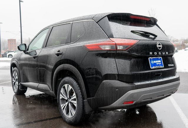 Used 2023 Nissan Rogue SV image 8