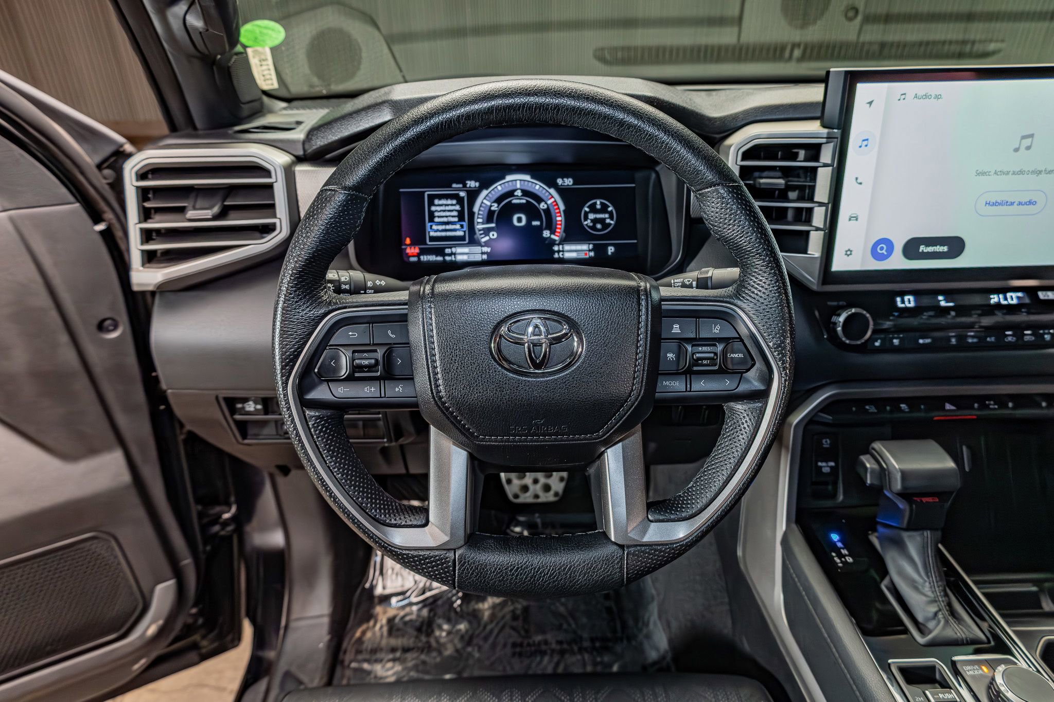 Used 2025 Toyota Tundra Limited w/ TRD Off-Road Package AWD/4WD image 15
