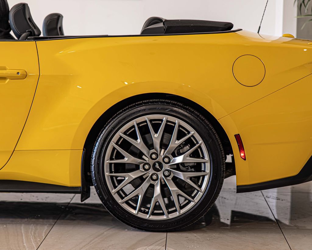 Used 2024 Ford Mustang GT Premium image 7