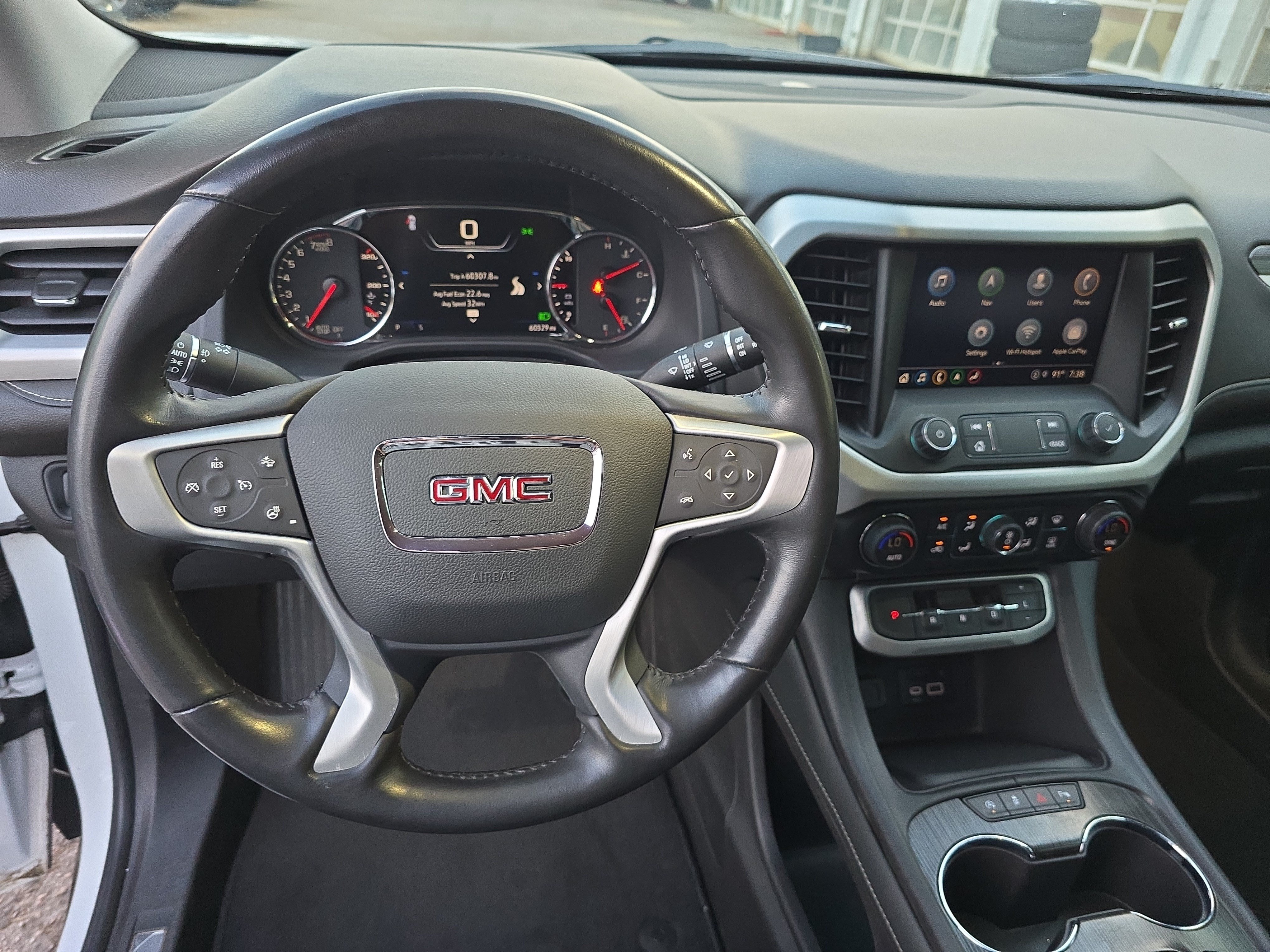 Used 2022 GMC Acadia SLT w/ Elevation Edition FWD image 16