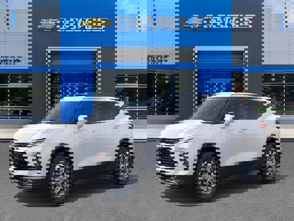 New 2026 Chevrolet Blazer LT image 2