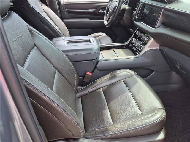 Used 2021 GMC Yukon Denali w/ Denali Premium Package AWD/4WD image 19