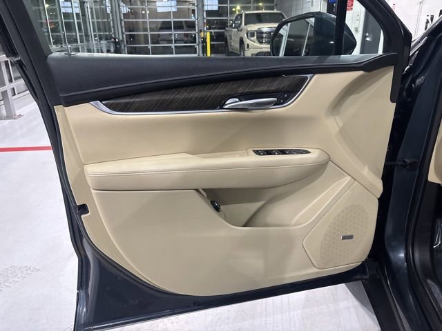 Used 2019 Cadillac XT5 AWD image 14