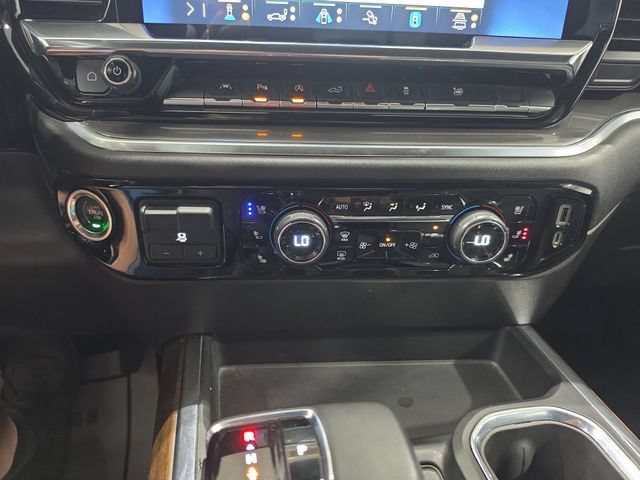 Used 2023 Chevrolet Silverado 1500 High Country w/ Technology Package AWD/4WD image 15