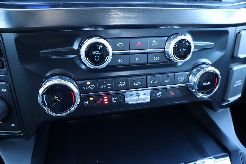 New 2026 Ford F250 Lariat w/ Black Appearance Package image 7