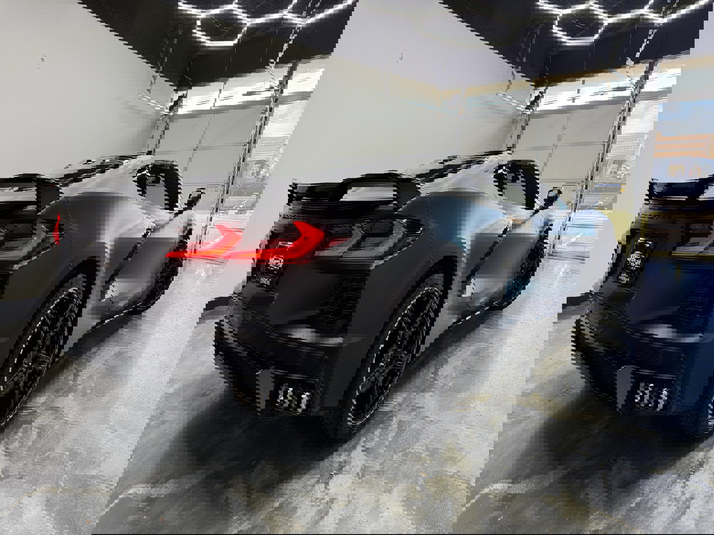 Used 2021 Chevrolet Corvette Stingray Premium Cpe w/ 3LT image 3