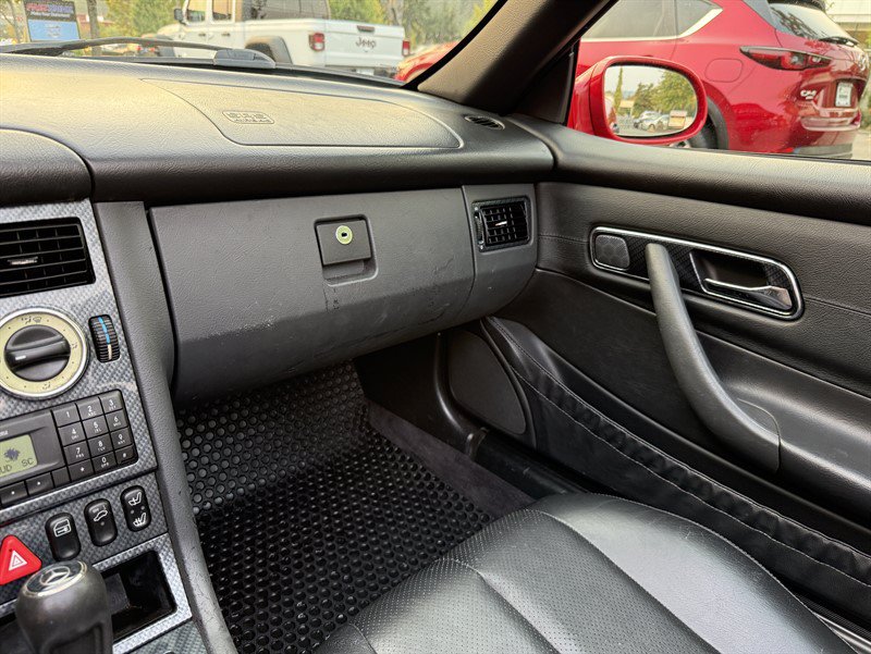 Used 1999 Mercedes-Benz SLK 230 image 29