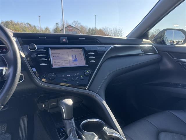 Used 2018 Toyota Camry XSE image 12