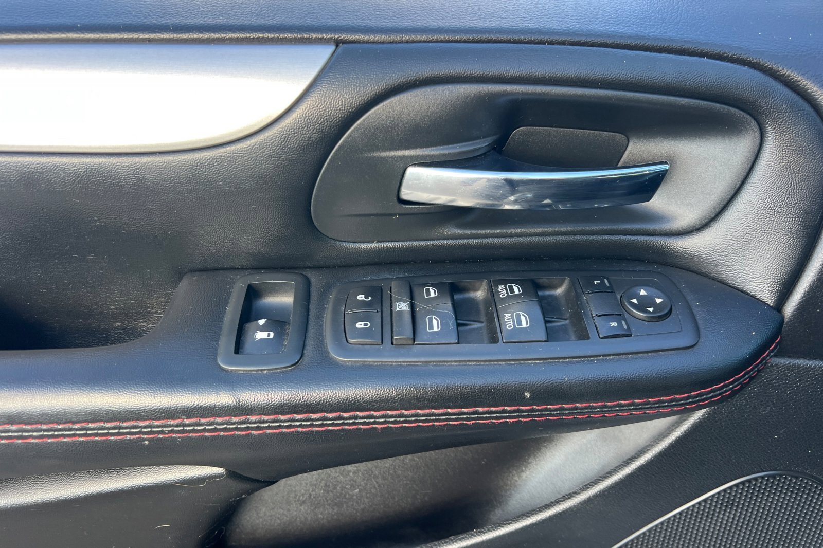 Used 2017 Dodge Grand Caravan GT image 8