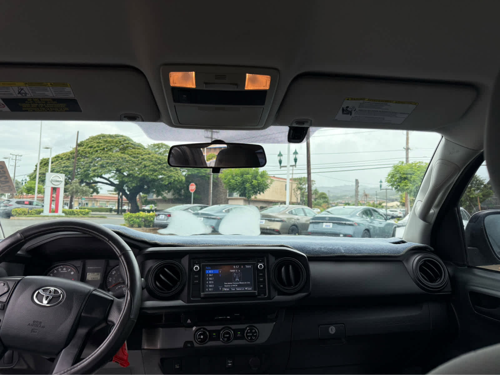 Used 2017 Toyota Tacoma SR5 RWD image 10