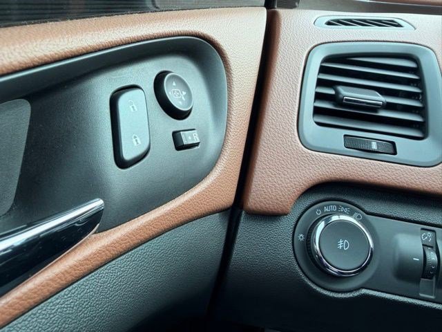 Used 2017 Buick Regal Sport Touring image 25