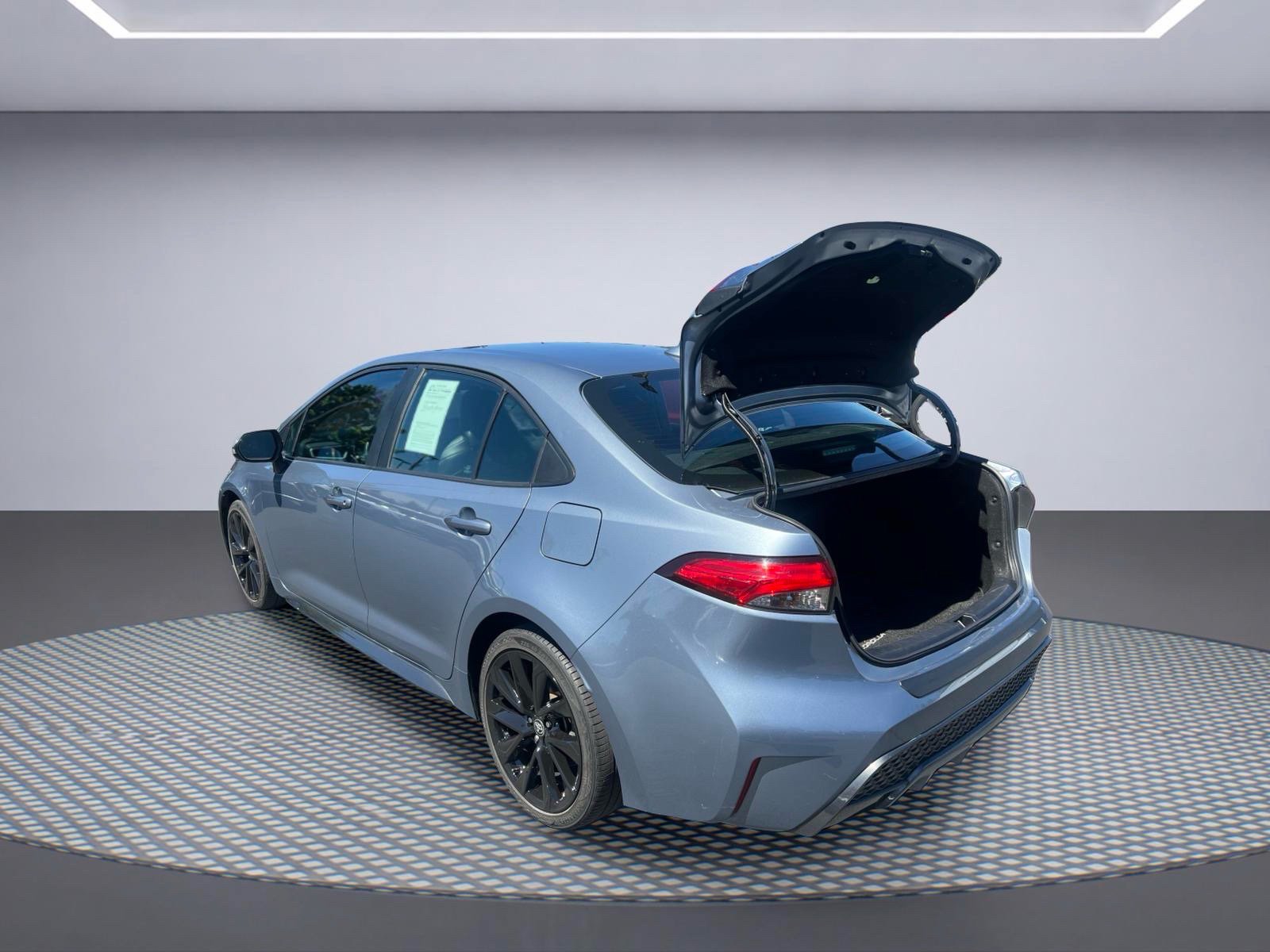 Used 2021 Toyota Corolla XSE w/ Carpet Mat Package (TMS) FWD image 7