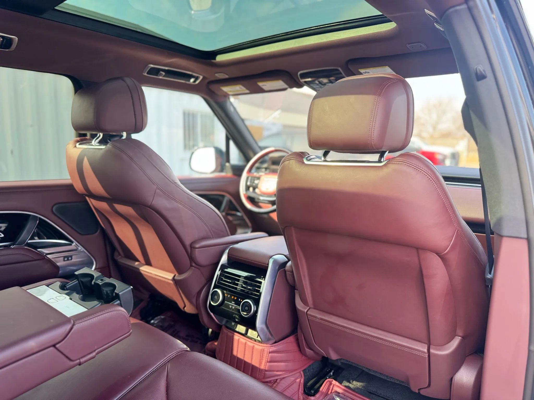 Used 2023 Land Rover Range Rover SE image 27