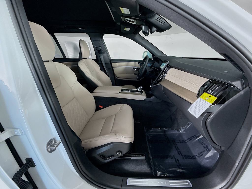 New 2026 Volvo XC90 B6 Plus w/ Protection Package Premier image 30