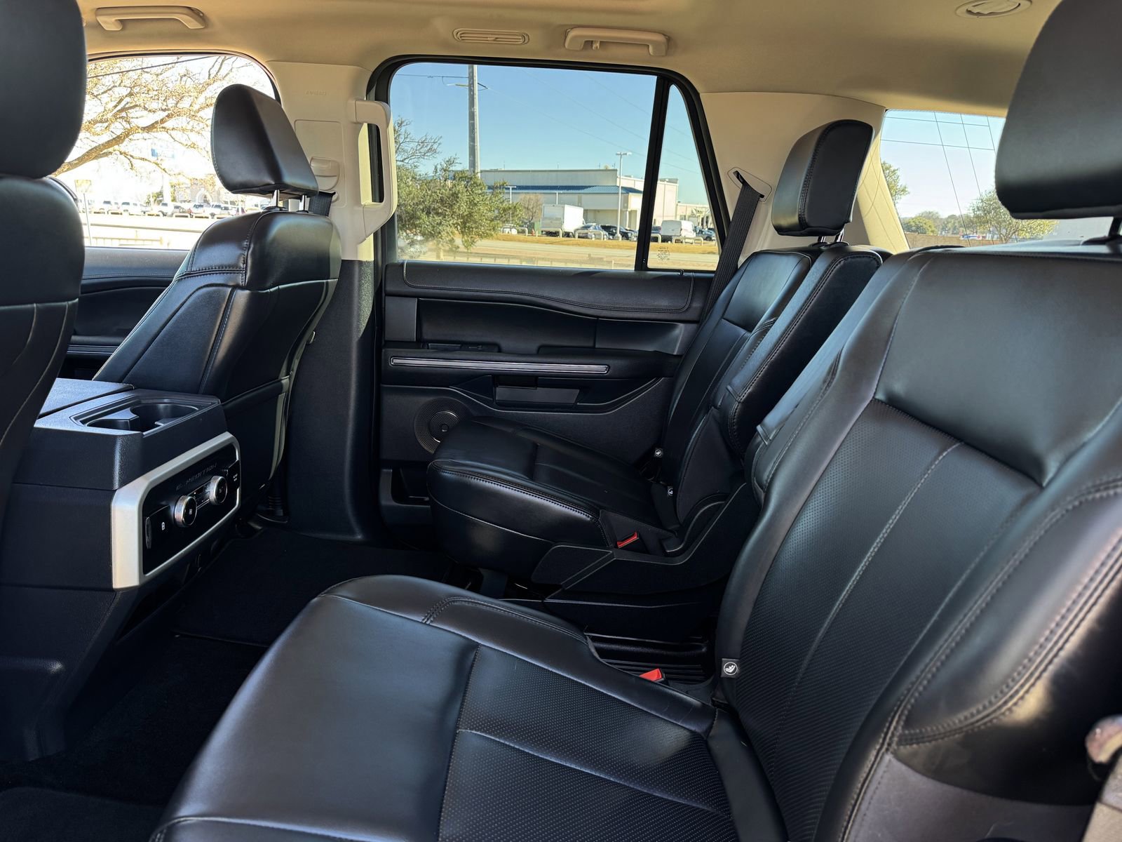 Used 2022 Ford Expedition XLT image 31