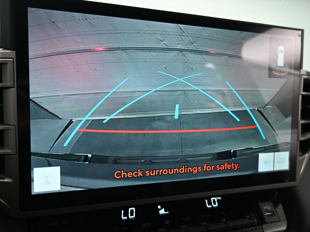 Used 2026 Toyota Tundra Limited AWD/4WD image 18